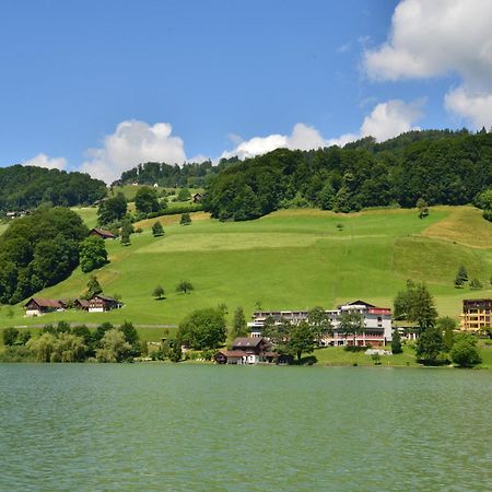 סארן Hotel Kurhaus Am Sarnersee מראה חיצוני תמונה