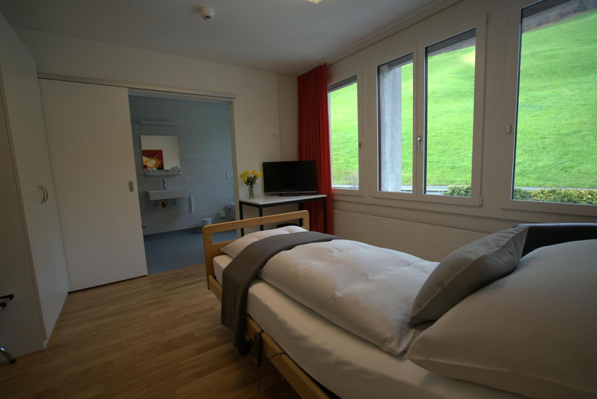 סארן Hotel Kurhaus Am Sarnersee מראה חיצוני תמונה
