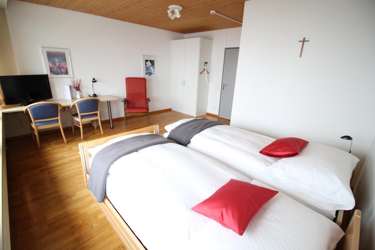 סארן Hotel Kurhaus Am Sarnersee מראה חיצוני תמונה